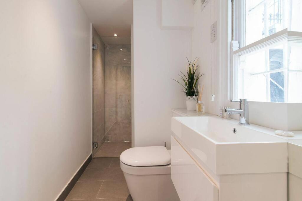 Charming Stylish One-Bedroom Apartment Londra Esterno foto